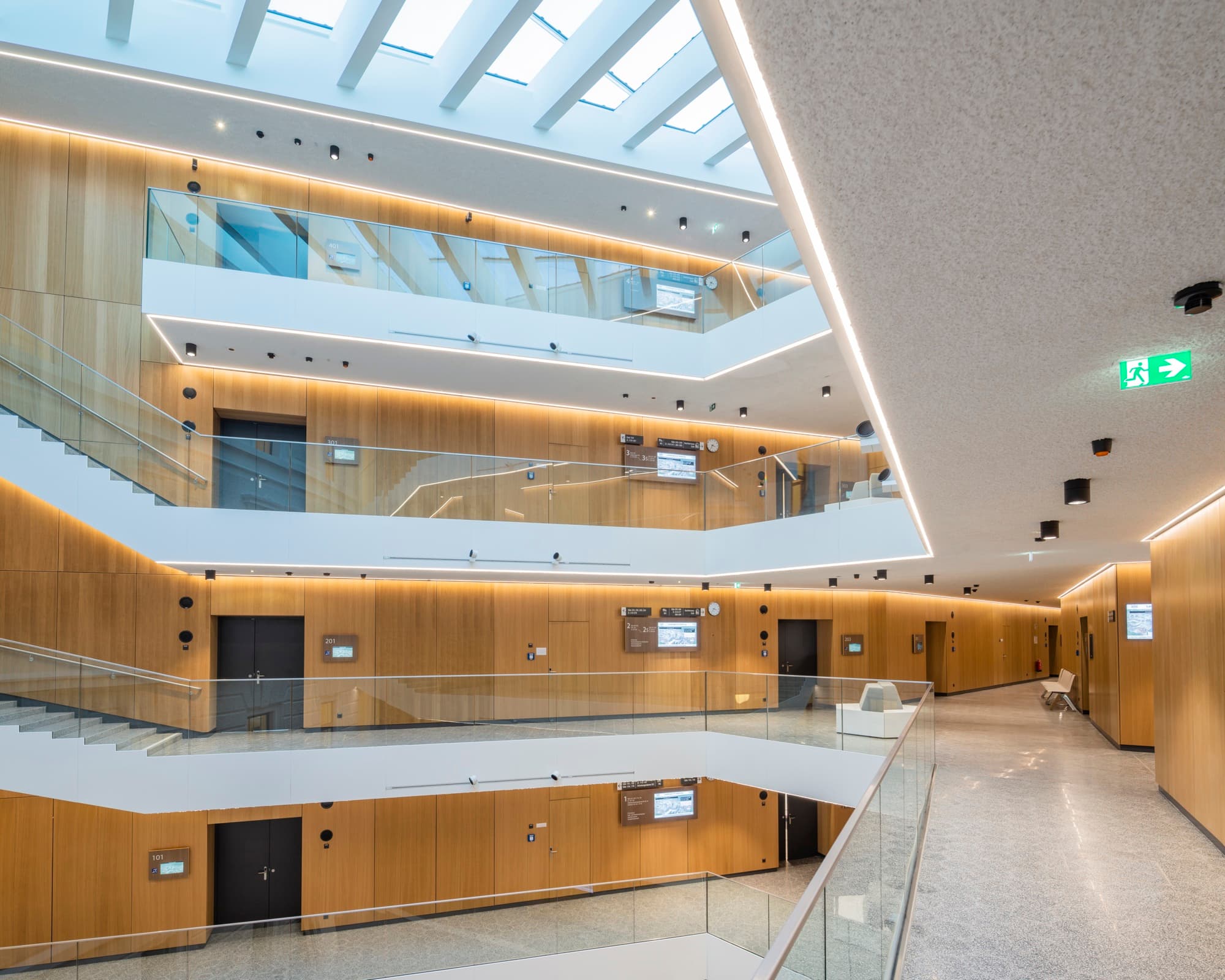 Court House Salzburg: acoustic panelling detail
