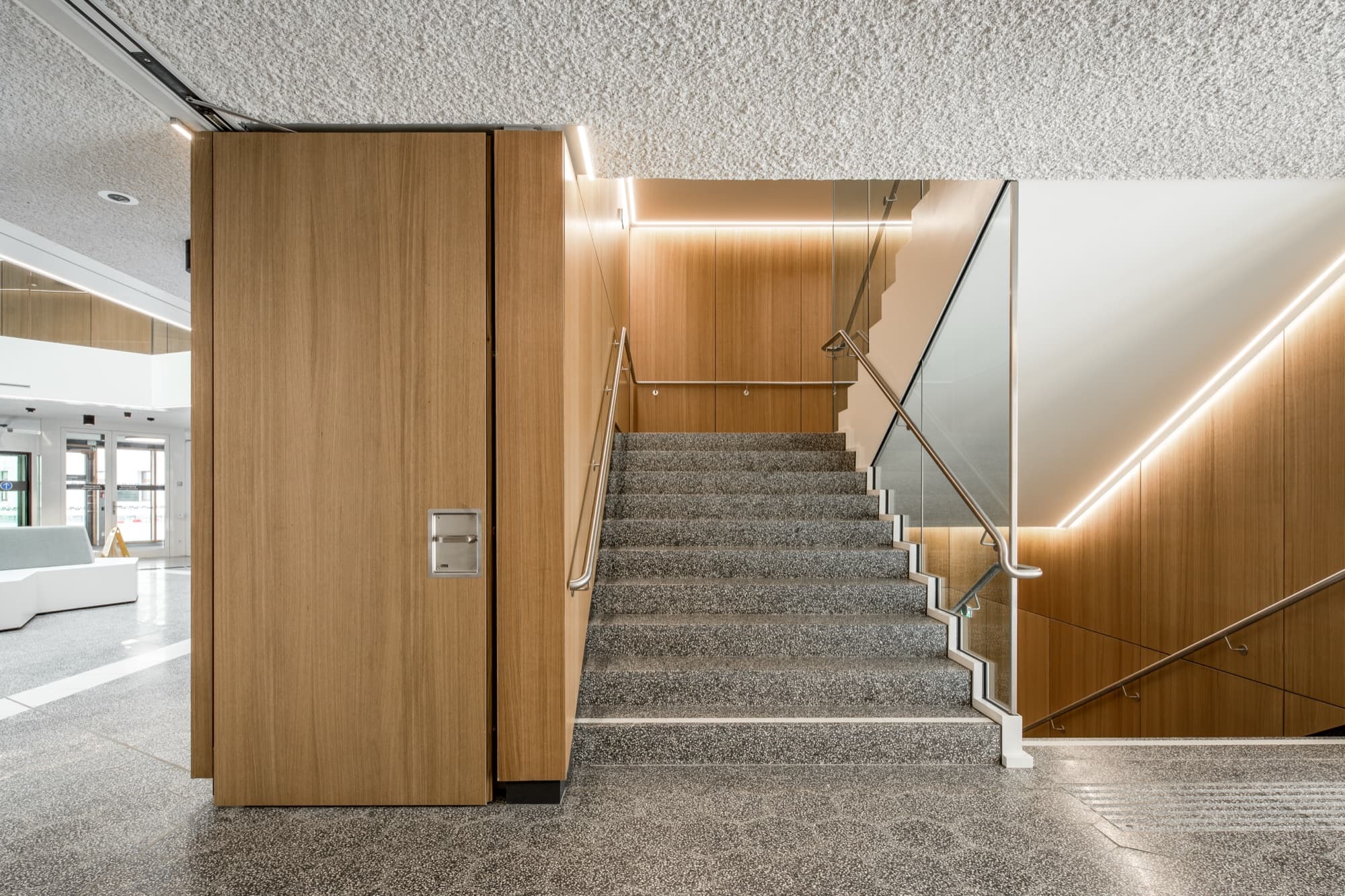 Court House Salzburg: acoustic panelling detail