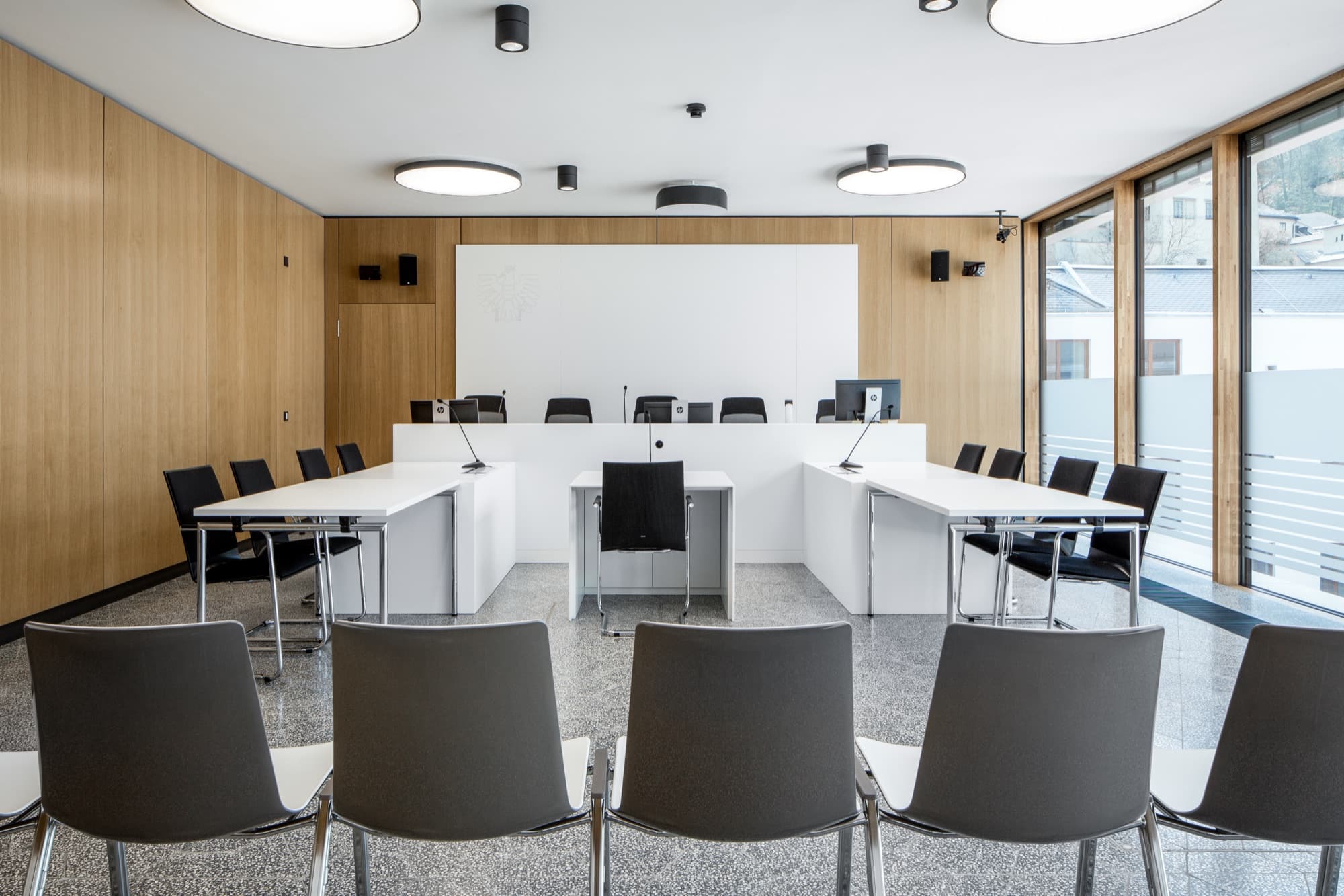 Court House Salzburg: acoustic panelling detail