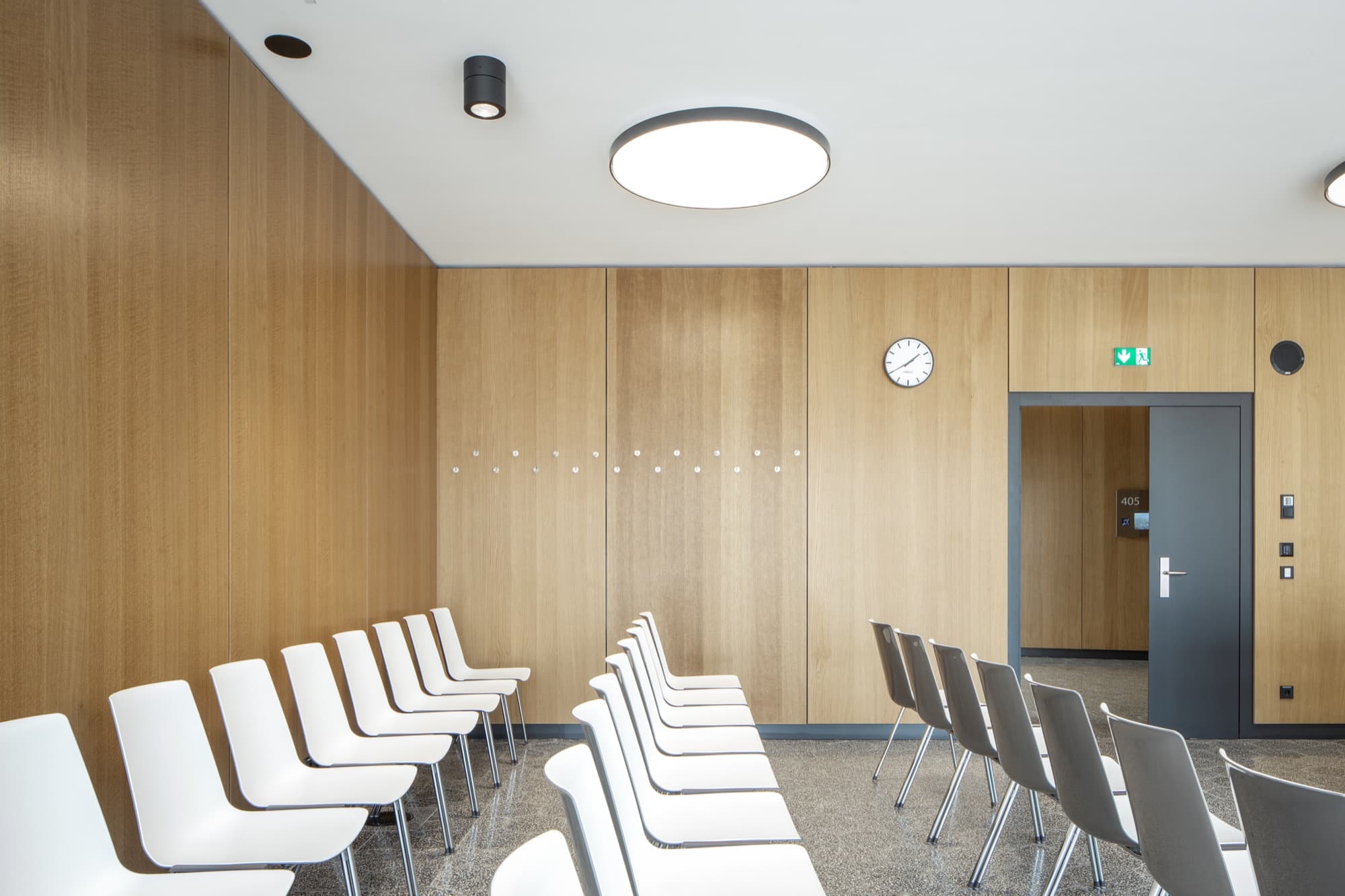 Court House Salzburg: acoustic panelling detail