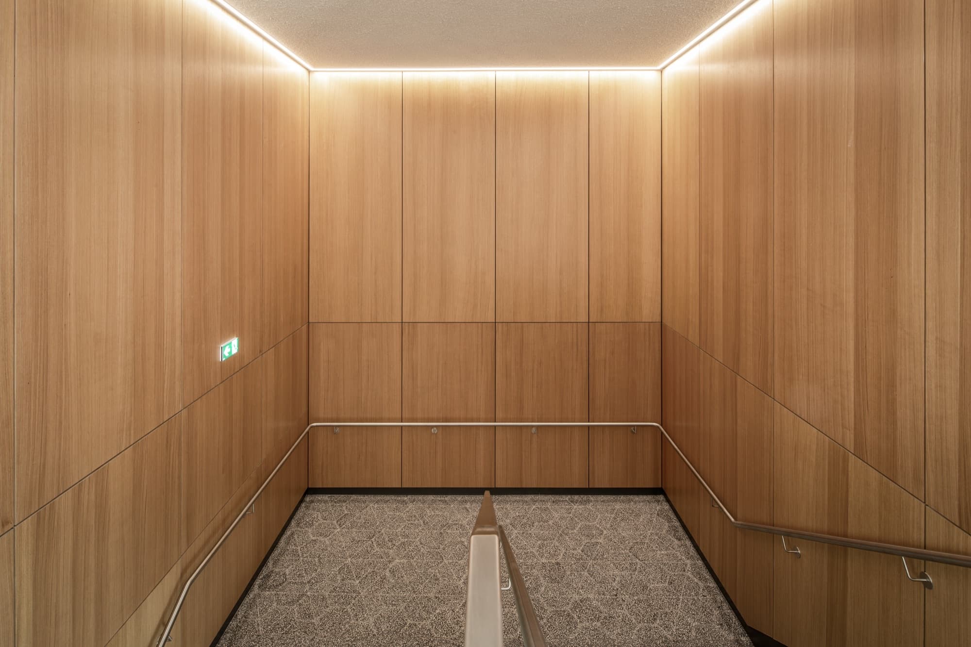 Court House Salzburg: acoustic panelling detail