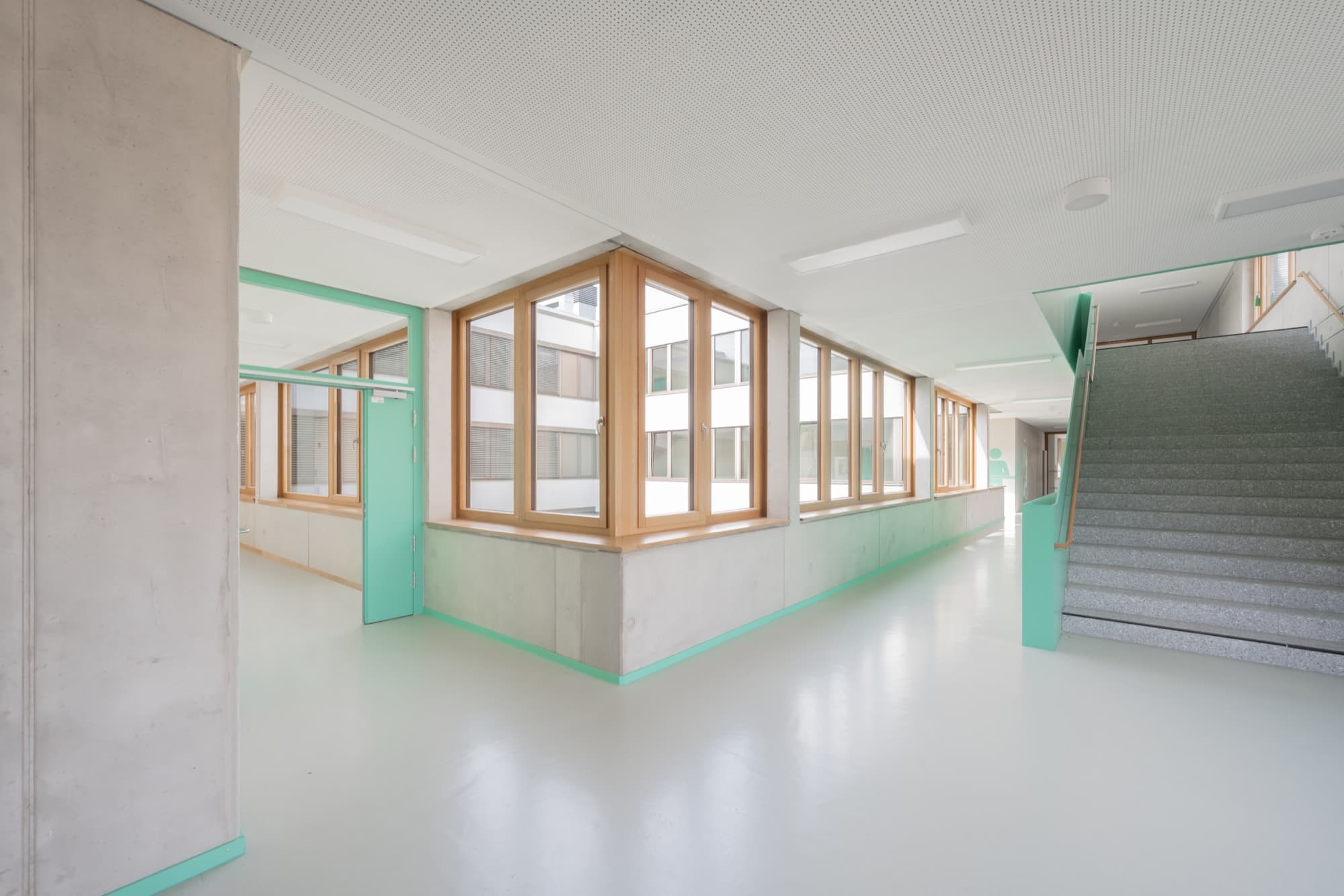 Gustav-Heinemann-Gesamtschule: acoustic panelling detail